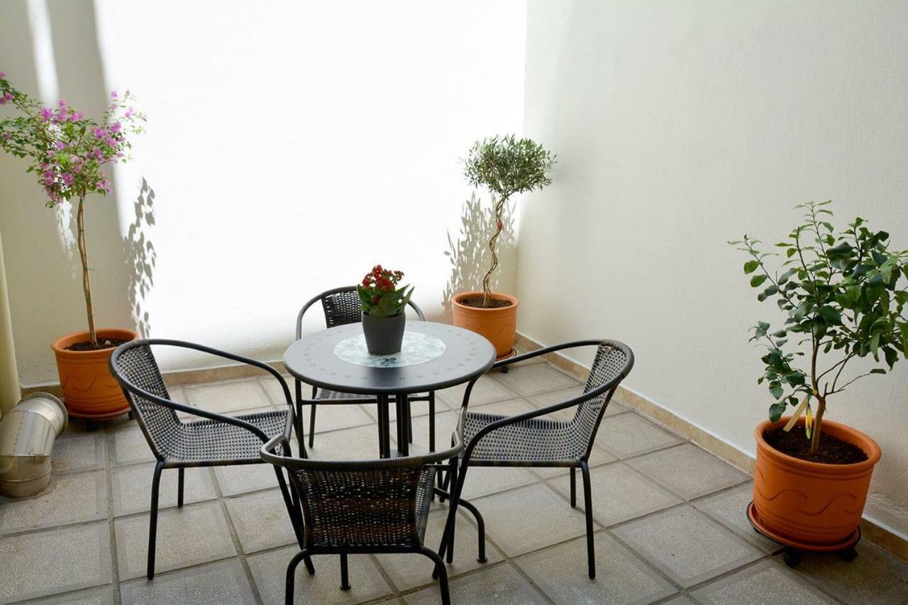 Quiet Urban Studio With Private Backyard Thessaloníki Exteriör bild